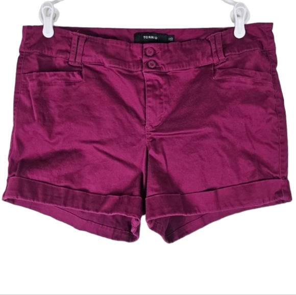Torrid Burgundy Stretch Chino Shorts Size 22 Cuffed Hem Cotton Blend Plus Size - Picture 1 of 8